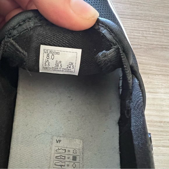 Vans - Black Perf Leather Slip On Sneakers - Size 8 Women’s - Picture 10 of 11